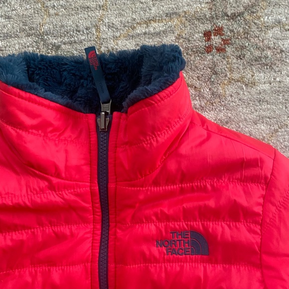 The North Face Girls' Mossbud Reversible Jacket - Picture 6 of 6
